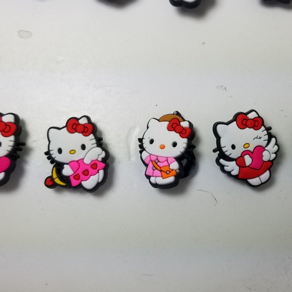 Set of 5 Hello Kitty crock buttons